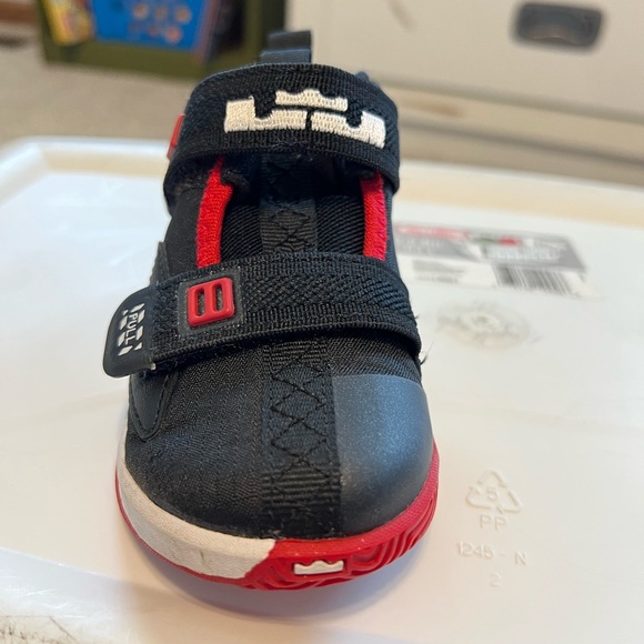 Lebron Soldiers, 5c - Picture 2 of 7